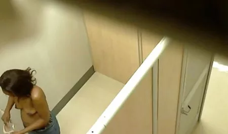 Vibrator atau bi-Bi-si? film bokep dewasa