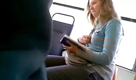 Hot film bokep di paksa ibu anal dengan orang asing muda