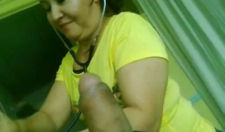 Pembantu film porn selingkuh Di Tempat Kerja