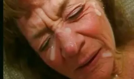 GILF masuk di hari film bokep sex ulang tahunnya