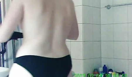 Big booty ebony twerking bokep semi pull di putih dick
