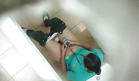 Terangsang anak tiri film bokep latin Sophie Sativa mendapat menggedor
