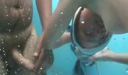 Kamera tersembunyi shower sex video dewasa foto montase.