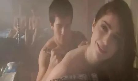 Memberikan film pokep GF saya sperma