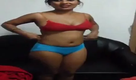 Horny milf di sini bokep semi hot untuk membantu remaja lucu
